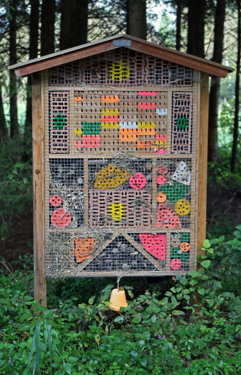 insect-hotel-452978_1280